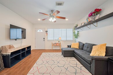 Living room -2