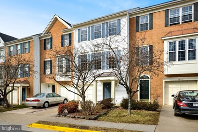 2492 Clover Field Cir, Herndon, VA 20171 - photo 3