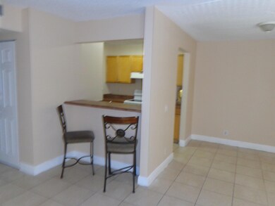 615 Meadows Cir unit 615, Boynton Beach, FL 33436 - photo 4