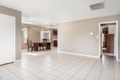43601mainstreet-lr-4