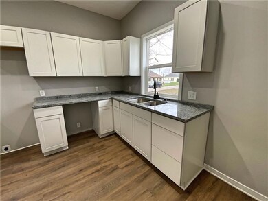 503 S 5th Ave W, Newton, IA 50208 - photo 4