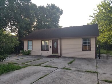 6907 Beachwood St, Houston, TX 77021 - photo 5