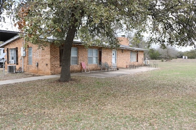 8520 Brewer Ln, Salado, TX 76571 - photo 5