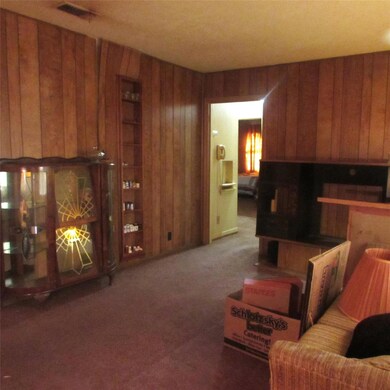 1101 Indian Hills Dr, Grand Prairie, TX 75051 - photo 3