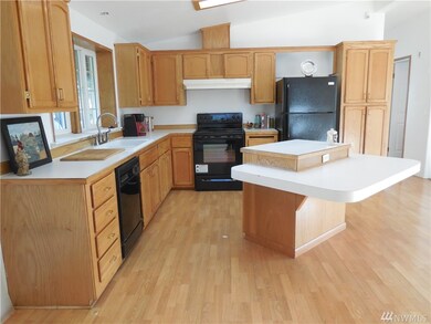 105 Camren Dr, Winlock, WA 98596 - photo 2