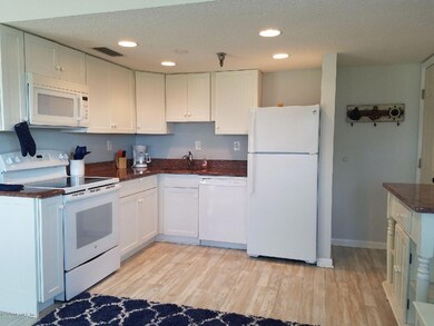Roomy kitchen!