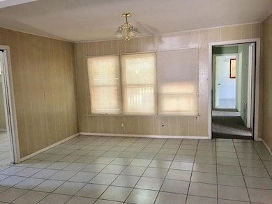 548 S Ceylon St, Eagle Pass, TX 78852 - photo 3