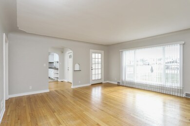 005-photo-living-room-6863991