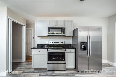 All New Energy Efficient SS Appliances; Shaker Sty