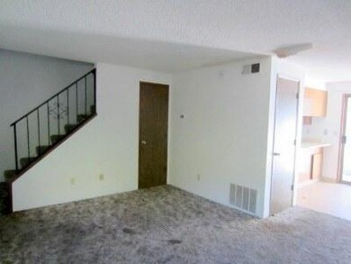 2118 Brookhurst St, Medford, OR 97504 - photo 5