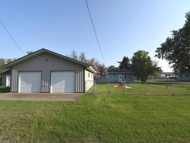 615 3rd St W, Park Rapids, MN 56470 - photo 6