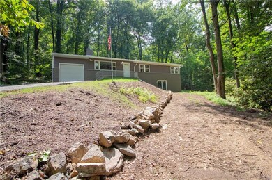 4782 Chestnut Hill Rd, Center Valley, PA 18034 - photo 3