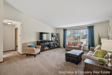 306 Willow Run Dr, Wayland, MI 49348 - photo 4