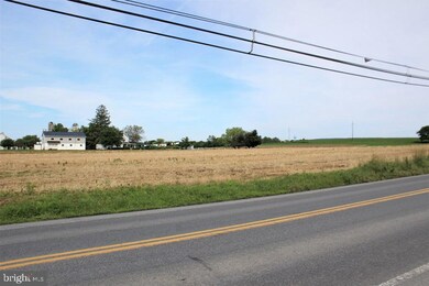 458 N Railroad Ave, New Holland, PA 17557 - photo 5