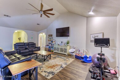 711WatersViewDr-11