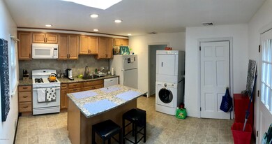 16 Concord St unit Left, Greenwich, CT 06831 - photo 2