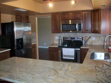 1807 W Mandalay Kitchen 2