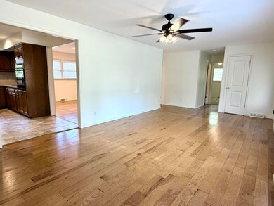 1015 Mcphail Ave, Aurora, MO 65605 - photo 5