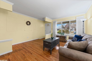 33199 Twickingham Dr, Sterling Heights, MI 48310 - photo 3