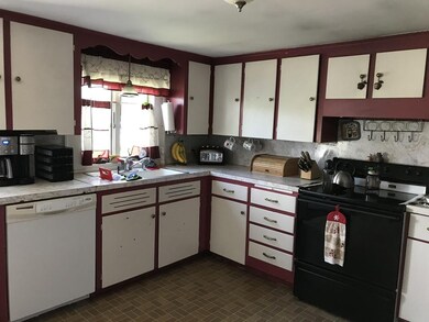 829 S Washington St, North Attleboro, MA 02760 - photo 4