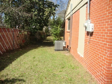 902 Jonathan St, Dothan, AL 36301 - photo 5