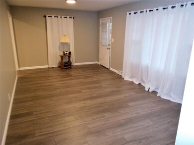 4021 26th St, Columbus, IN 47203 - photo 4