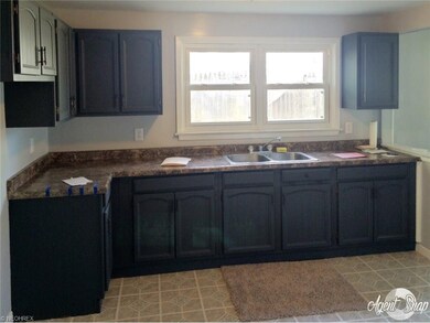Eat-in Kitchen