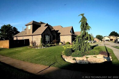 2614 W New Orleans Place, Broken Arrow, OK 74011 - photo 2