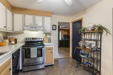 80 Pendleton Ln, Londonderry, NH 03053 - photo 4