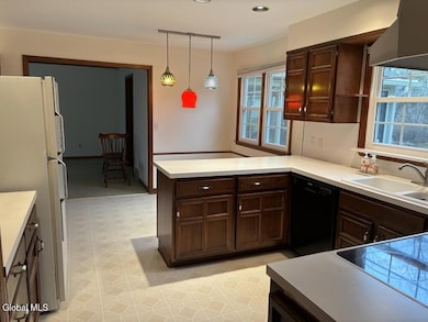 2135 Morrow Ave, Schenectady, NY 12309 - photo 7