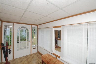 16 Buell St, Albany, NY 12206 - photo 4