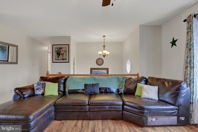 15502 Camden Dr, Greencastle, PA 17225 - photo 7