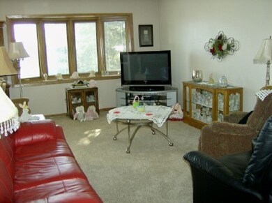 1520 6th Ave NE, Jamestown, ND 58401 - photo 2