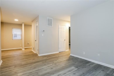 2841 Belvedere Ln unit 9, Decatur, GA 30032 - photo 2