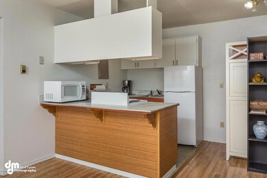 4511 Folker Street 17A-large-006-5-Kitch