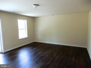 818 Summer Ave, Lansdale, PA 19446 - photo 5