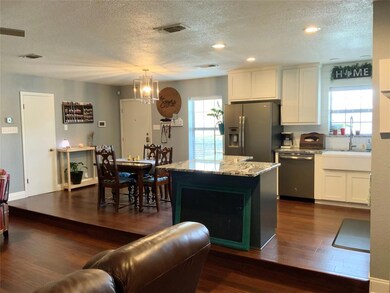 1909 Everglade Ct, Gainesville, TX 76240 - photo 3