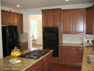 6004 Glennberry Ct, Glenn Dale, MD 20769 - photo 7