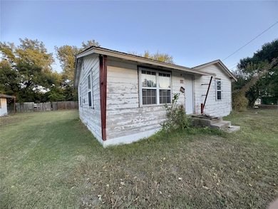 210 N Byers Ave, Mangum, OK 73554 - photo 3