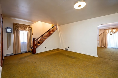 LIVING ROOM 23X13