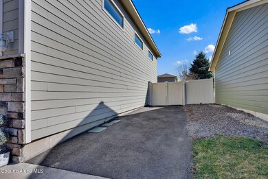 4-web-or-mls-SkyLight - Melissa-04