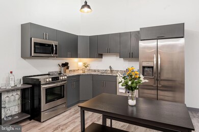 300 Penn St unit 203, Pennsburg, PA 18073 - photo 2