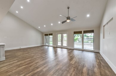 2201 Airline Dr, Friendswood, TX 77546 - photo 2