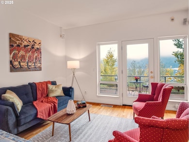 8310 N Edison St, Portland, OR 97203 - photo 7