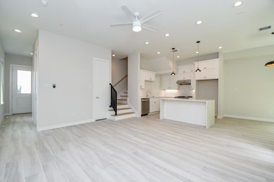 821 Martin St, Houston, TX 77018 - photo 6