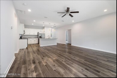 2901 Brackridge Blvd E, Jacksonville, FL 32216 - photo 6