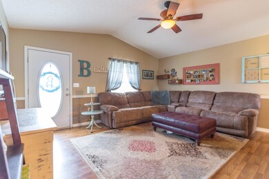 3311BroadviewCir-8