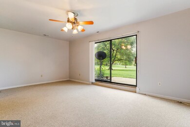 1060 Brinker Dr, Hagerstown, MD 21740 - photo 5