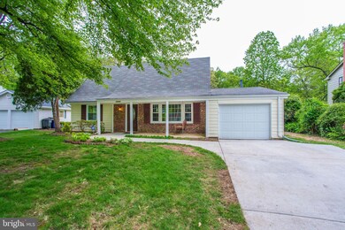 13034 Maple View Ln, Fairfax, VA 22033 - photo 4