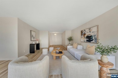 The Regency unit 10G, Fort Lee, NJ 07024 - photo 3